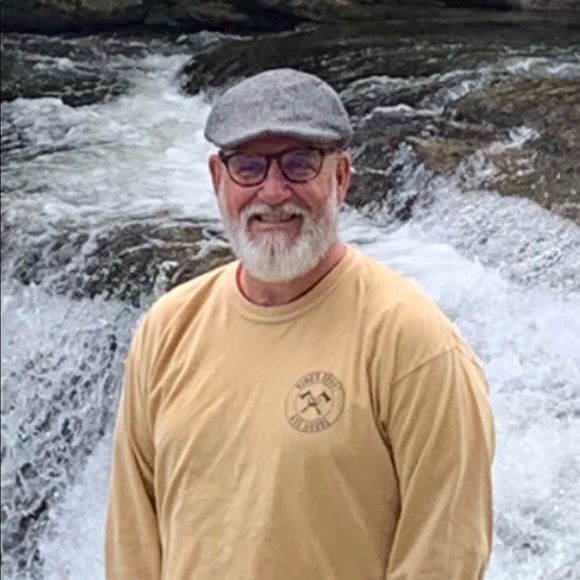 Meet your Posher, Dennis - Picture 2 of 7